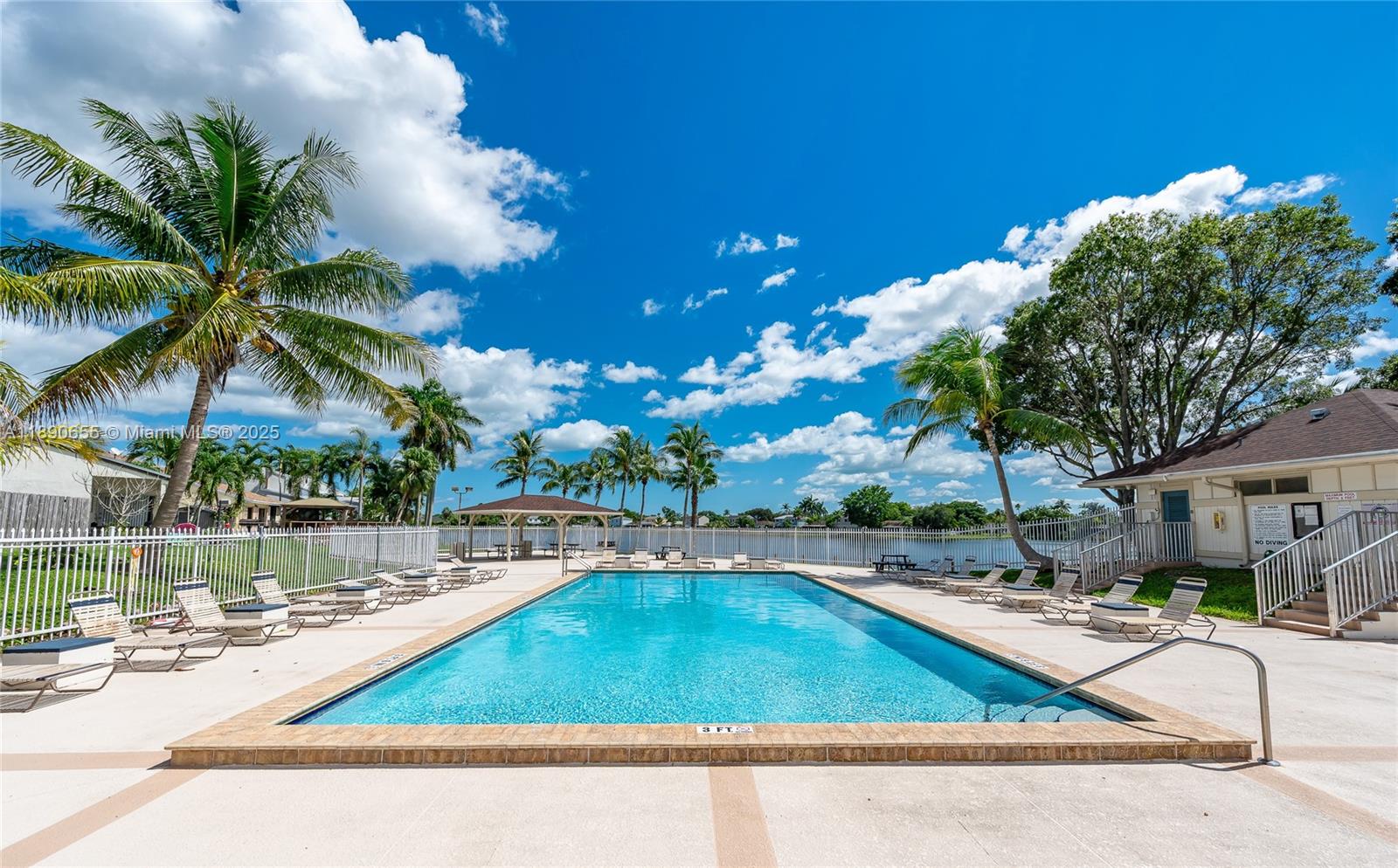 LAKES BY THE BAY SEC 3 - Residential