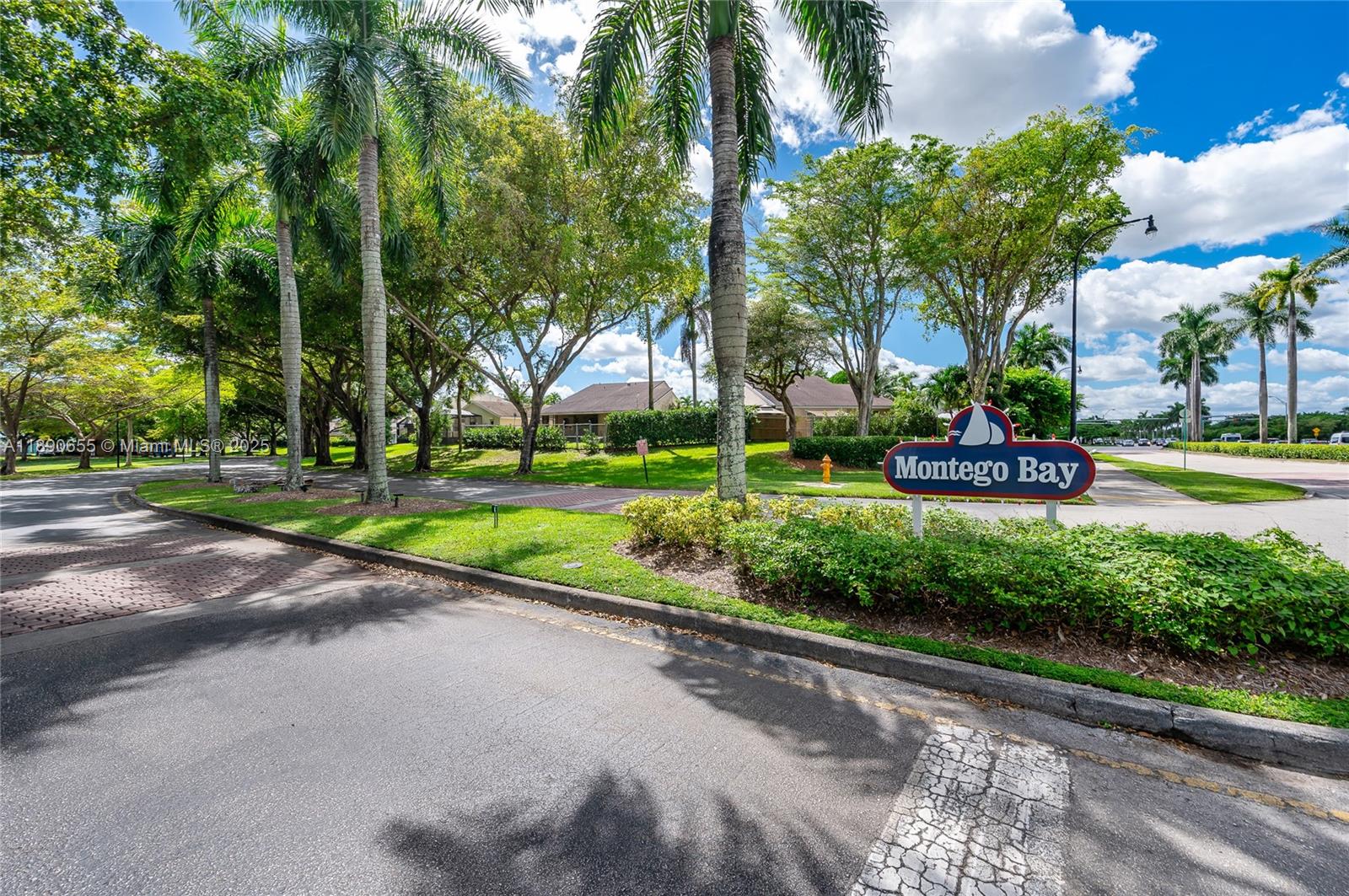 LAKES BY THE BAY SEC 3 - Residential