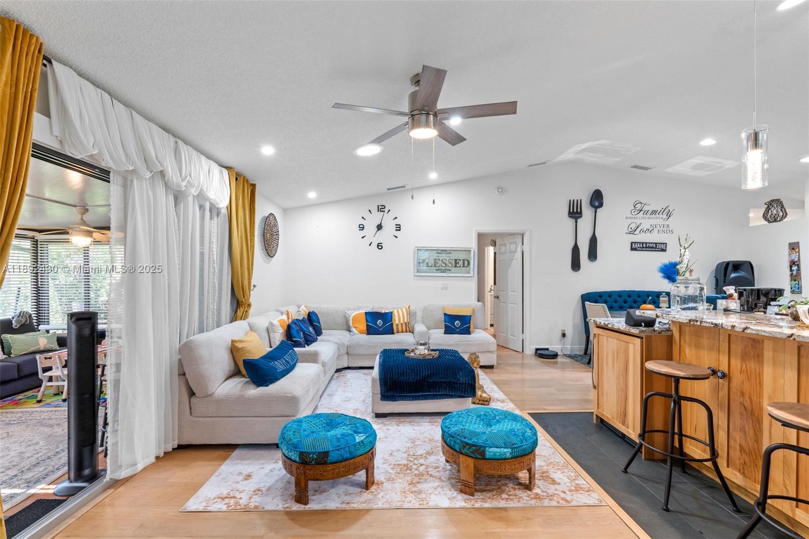 BOYNTON LAKES 3-C - Residential