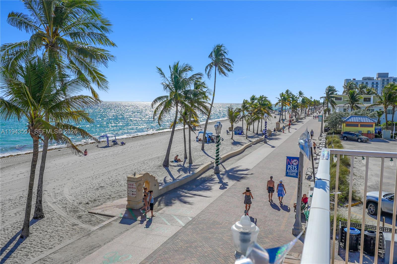 HOLLYWOOD TOWERS CONDO - Residential