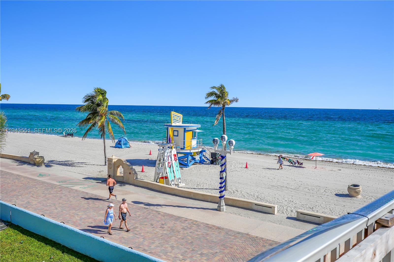 HOLLYWOOD TOWERS CONDO - Residential