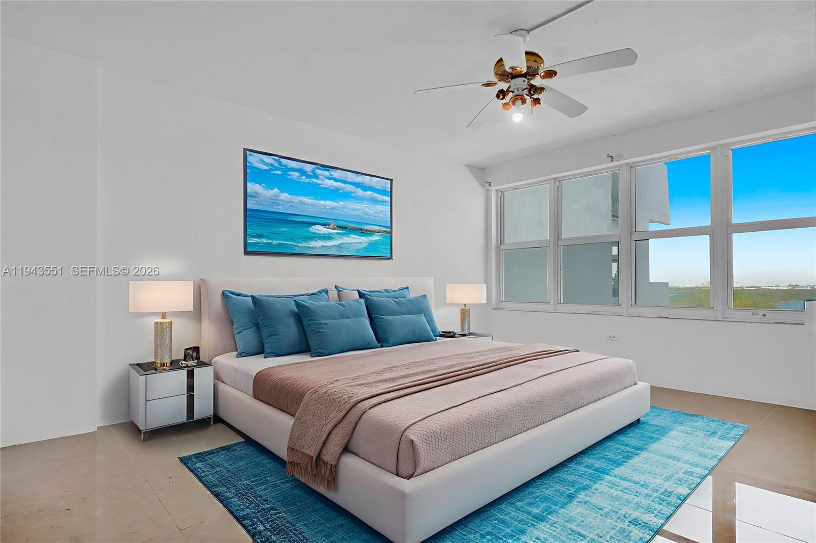 HOLLYWOOD TOWERS CONDO - Residential