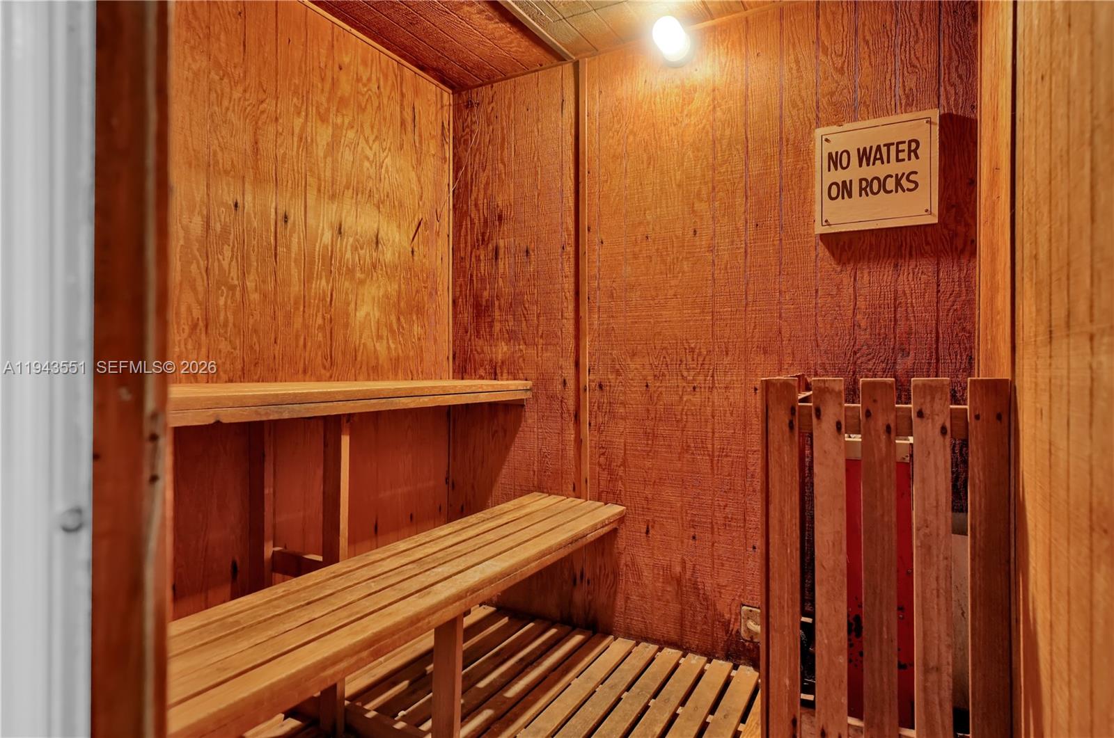 HOLLYWOOD TOWERS CONDO - Residential