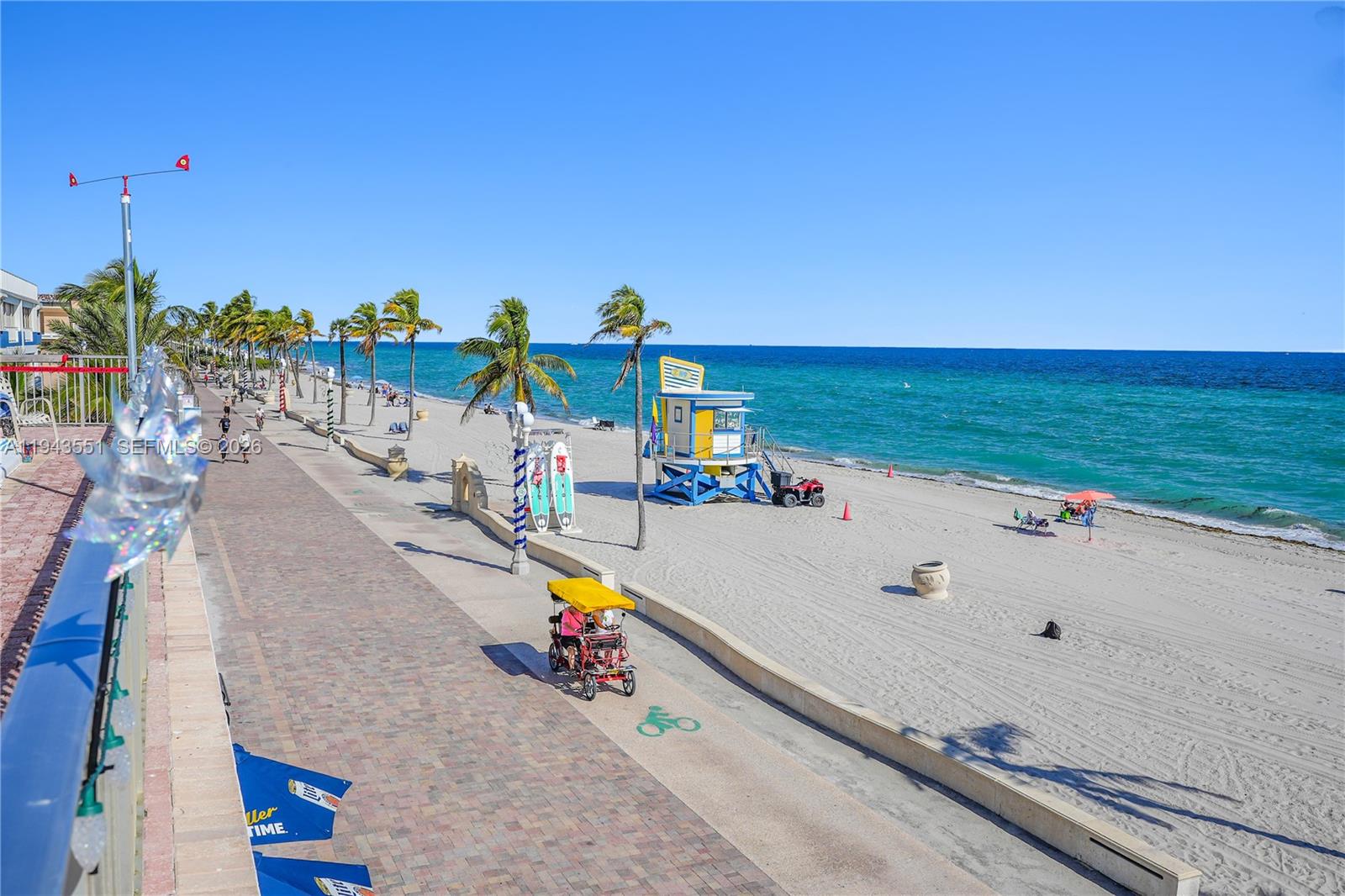 HOLLYWOOD TOWERS CONDO - Residential