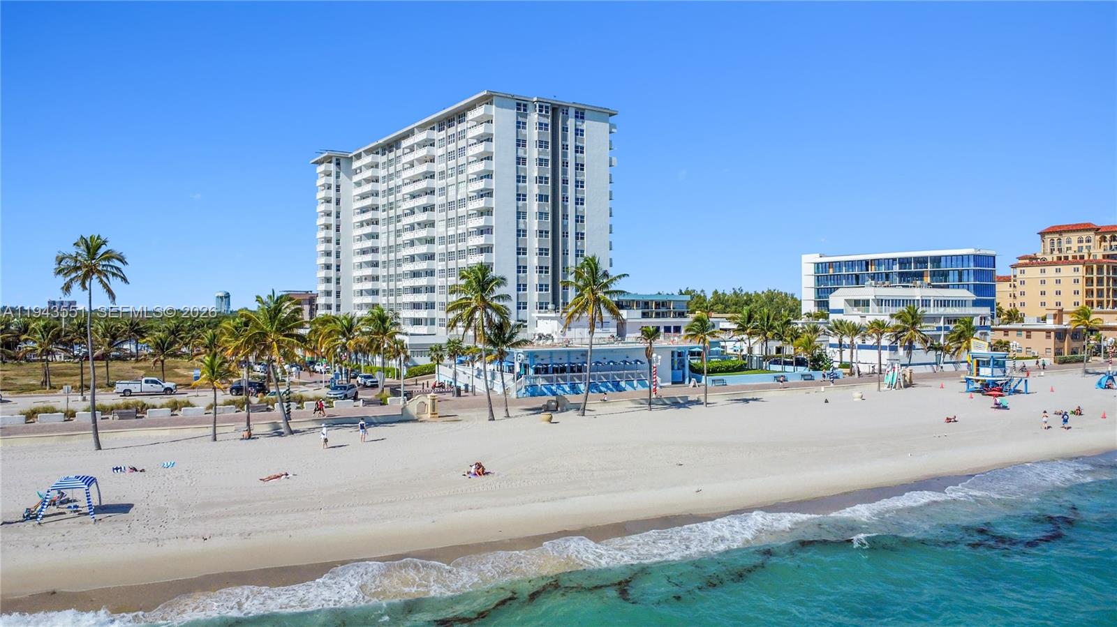 HOLLYWOOD TOWERS CONDO - Residential