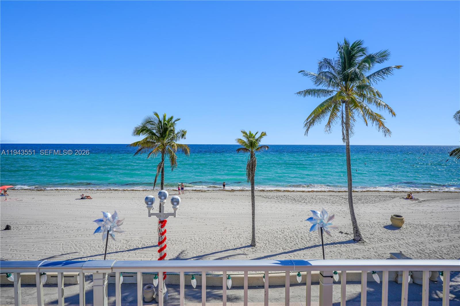 HOLLYWOOD TOWERS CONDO - Residential