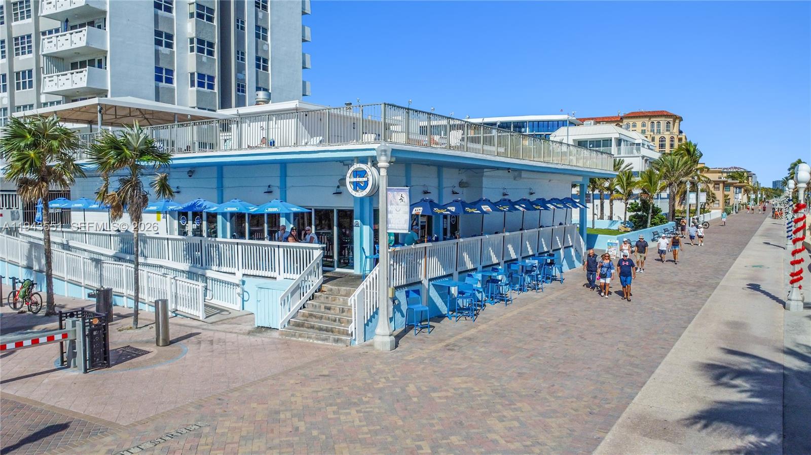 HOLLYWOOD TOWERS CONDO - Residential