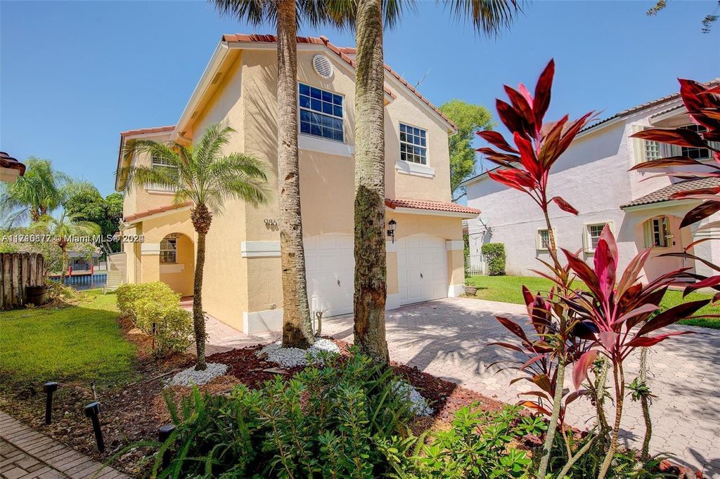Photo of 9867 Fairway Cove Ln, Plantation, FL 33324 (MLS # A11710877)