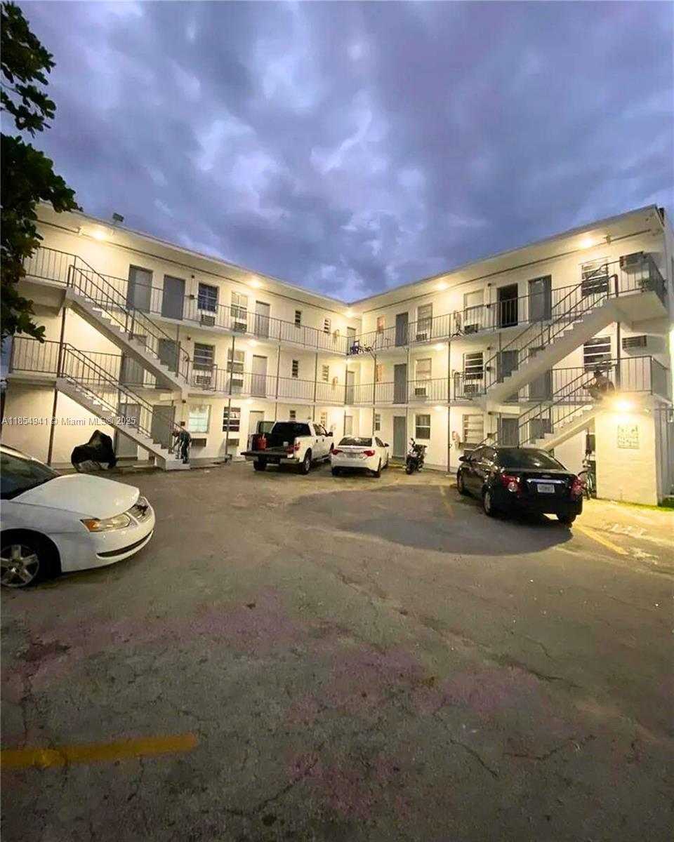Turnkey 18-unit multifamily located in a high-demand Opportunity Zone, delivering a strong 7% cap rate. The property includes 6 spacious 2BD/1BA units and 12 1BD/1BA units. Zoned T4-L, the 9,454 SF building sits on a 10,600 SF lot. Perfect for long-term investors seeking steady cash flow and significant appreciation potential in a rapidly growing area.
