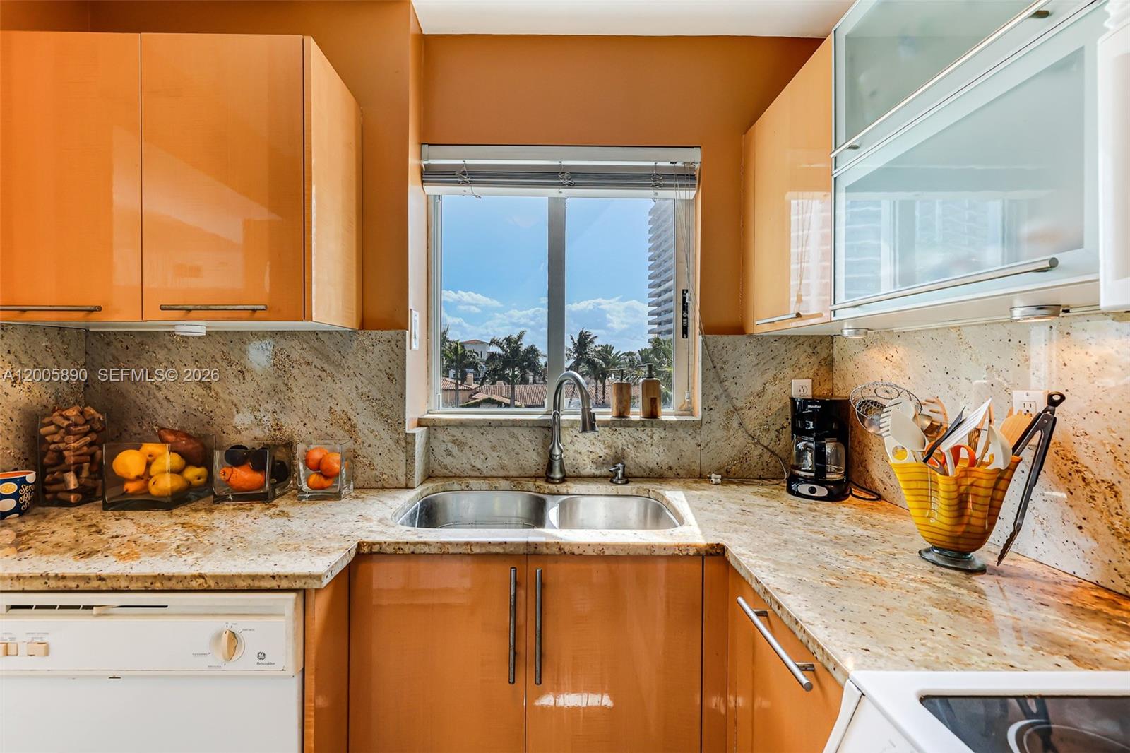 THE GRANDVIEW CONDO - Residential