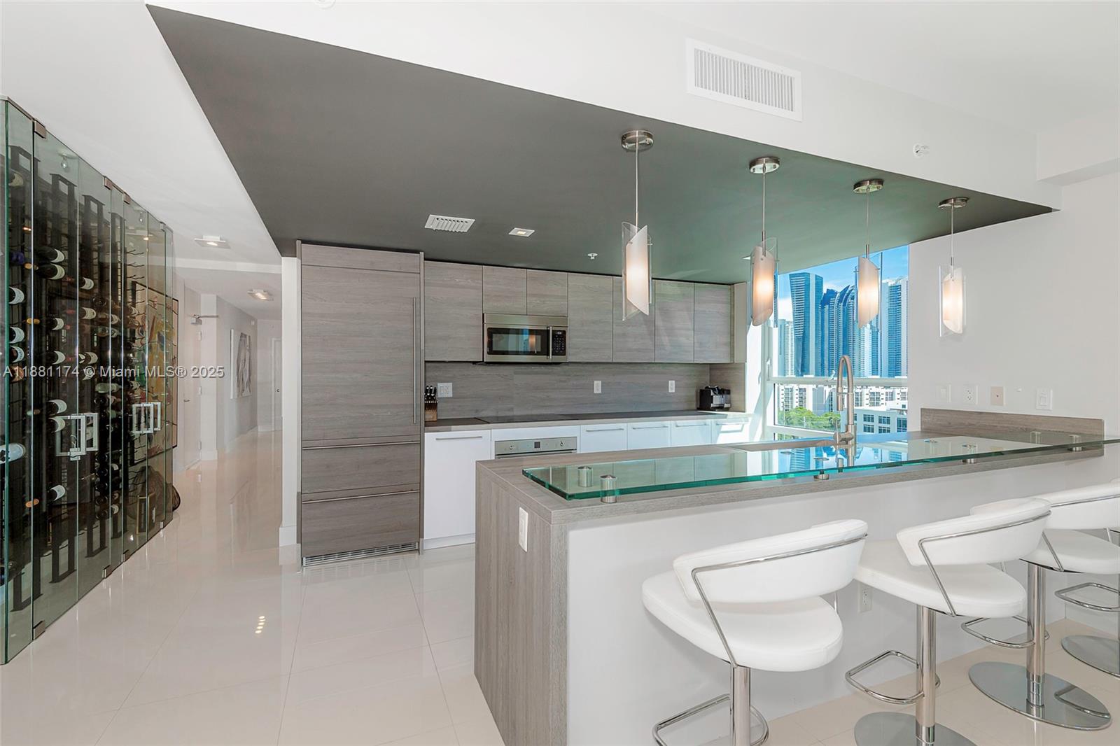 400 SUNNY ISLES CONDO EAS - Residential