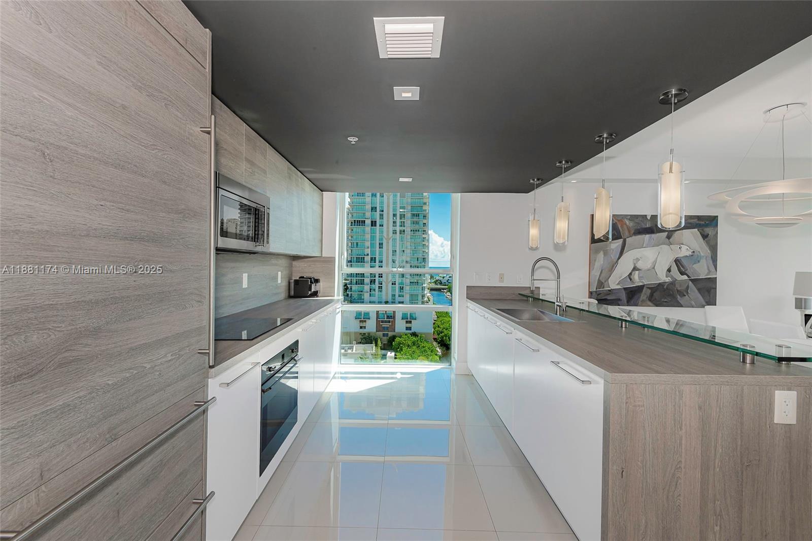 400 SUNNY ISLES CONDO EAS - Residential