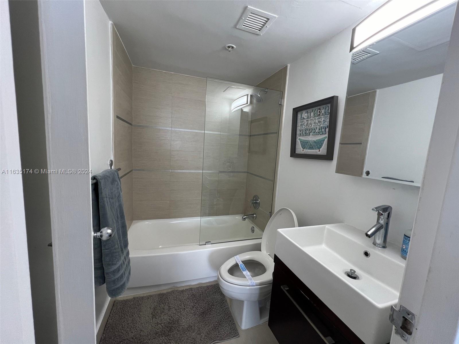 FLAMINGO SOUTH BEACH I CO - Residential Lease