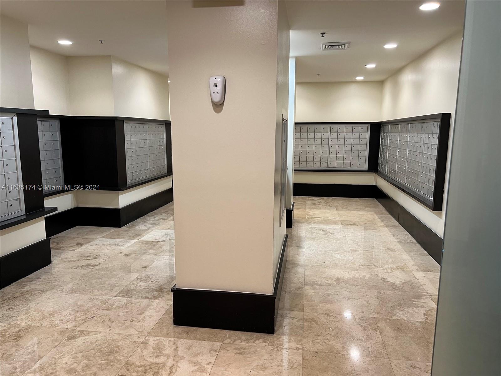 FLAMINGO SOUTH BEACH I CO - Residential Lease