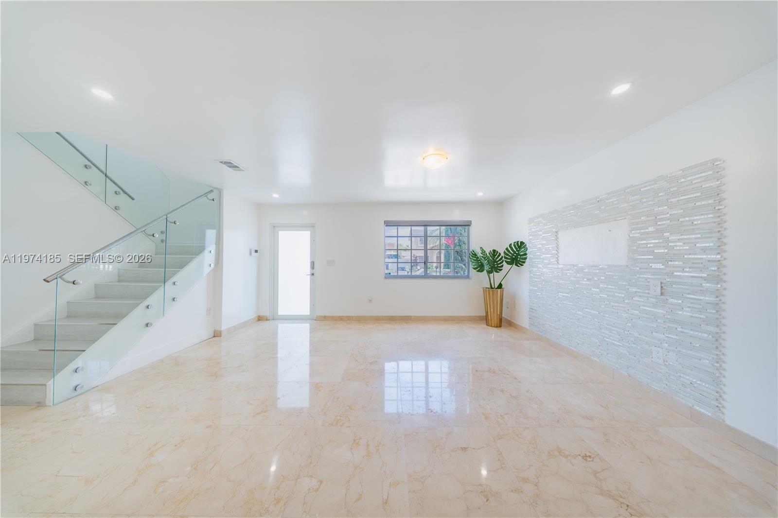 MAJESTIC ESTATES 1ST ADDN - Residential