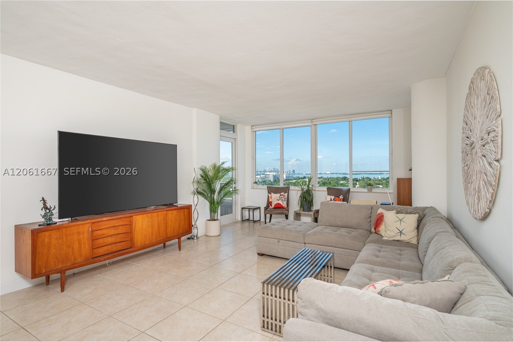 5005 Collins Ave 1506