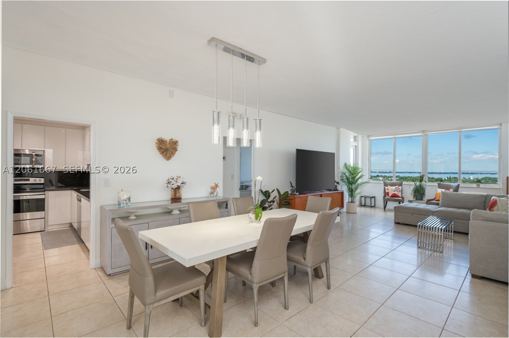 5005 Collins Ave 1506