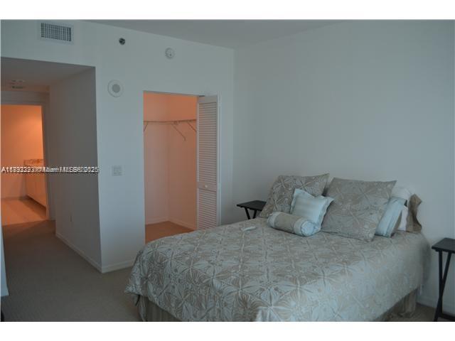 THE PLAZA 901 BRICKELL CO - Residential Lease