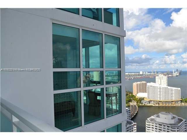 THE PLAZA 901 BRICKELL CO - Residential Lease