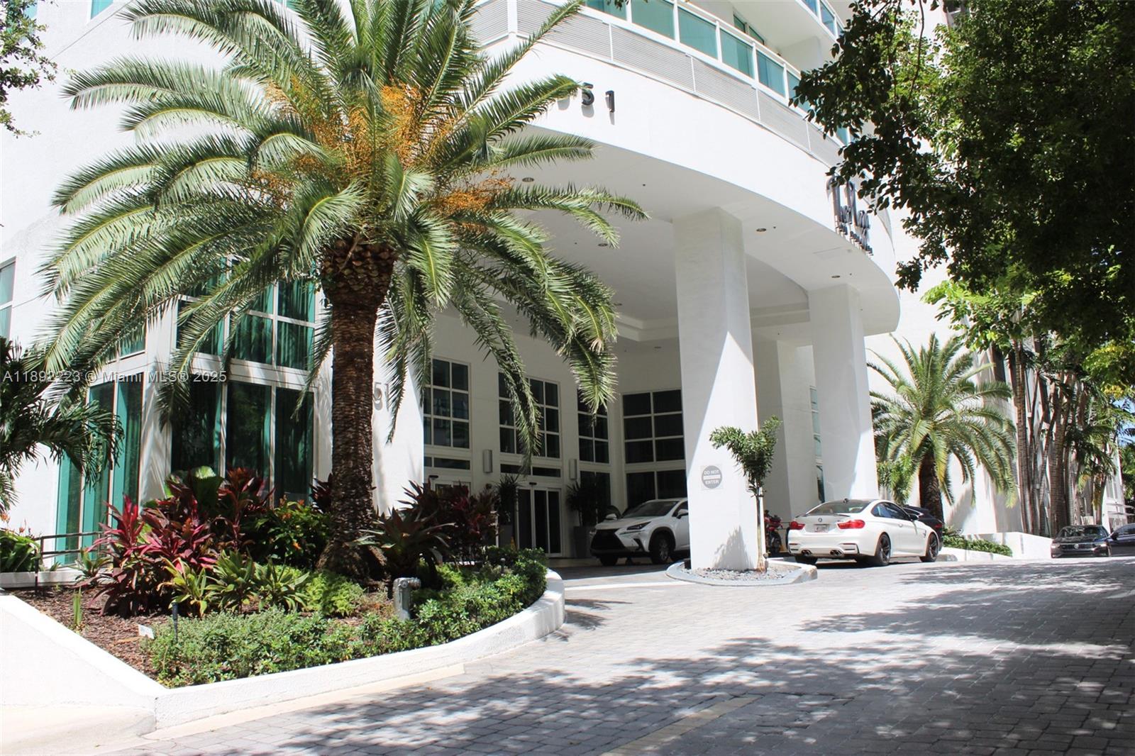 THE PLAZA 901 BRICKELL CO - Residential Lease