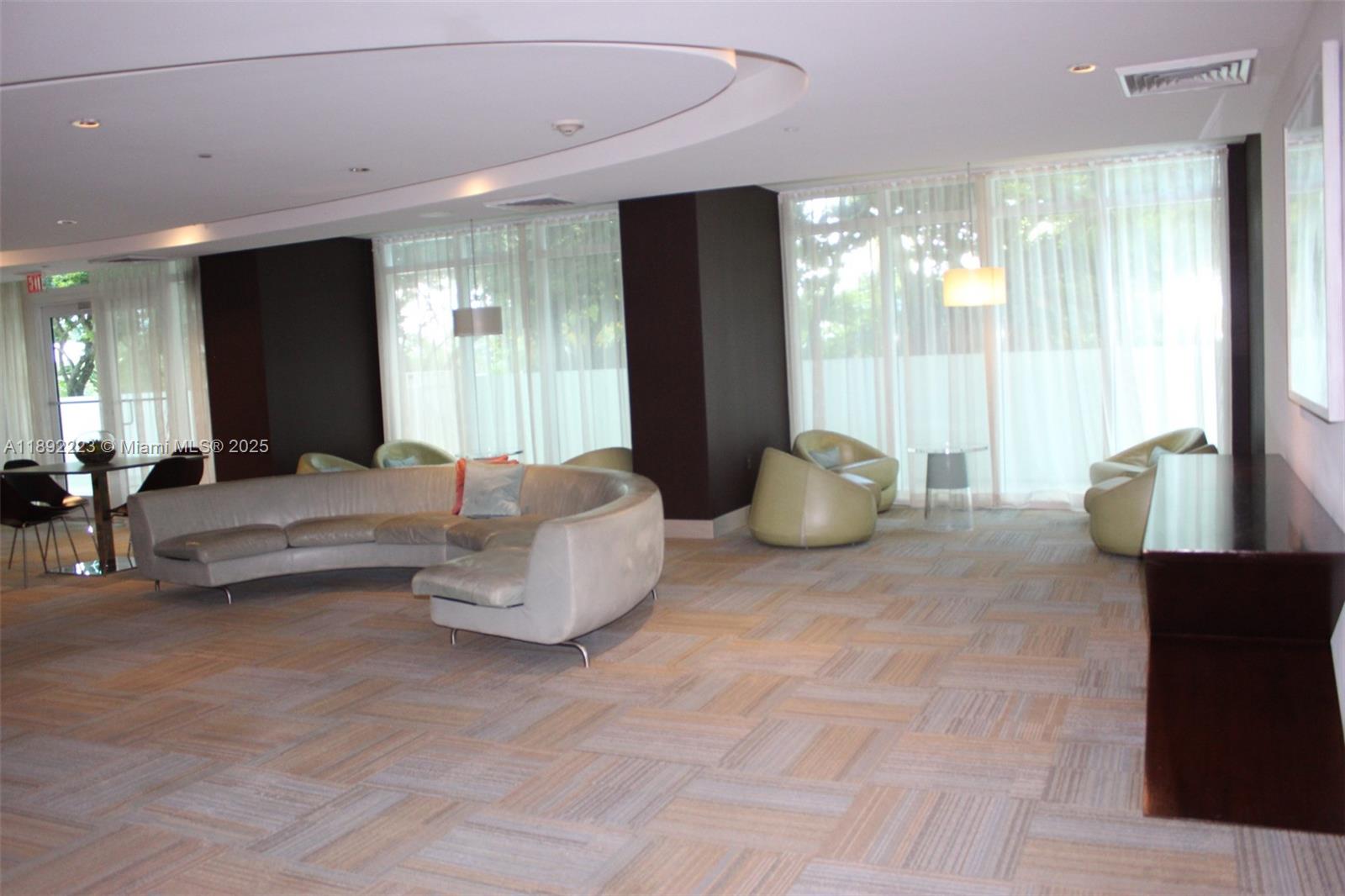 THE PLAZA 901 BRICKELL CO - Residential Lease