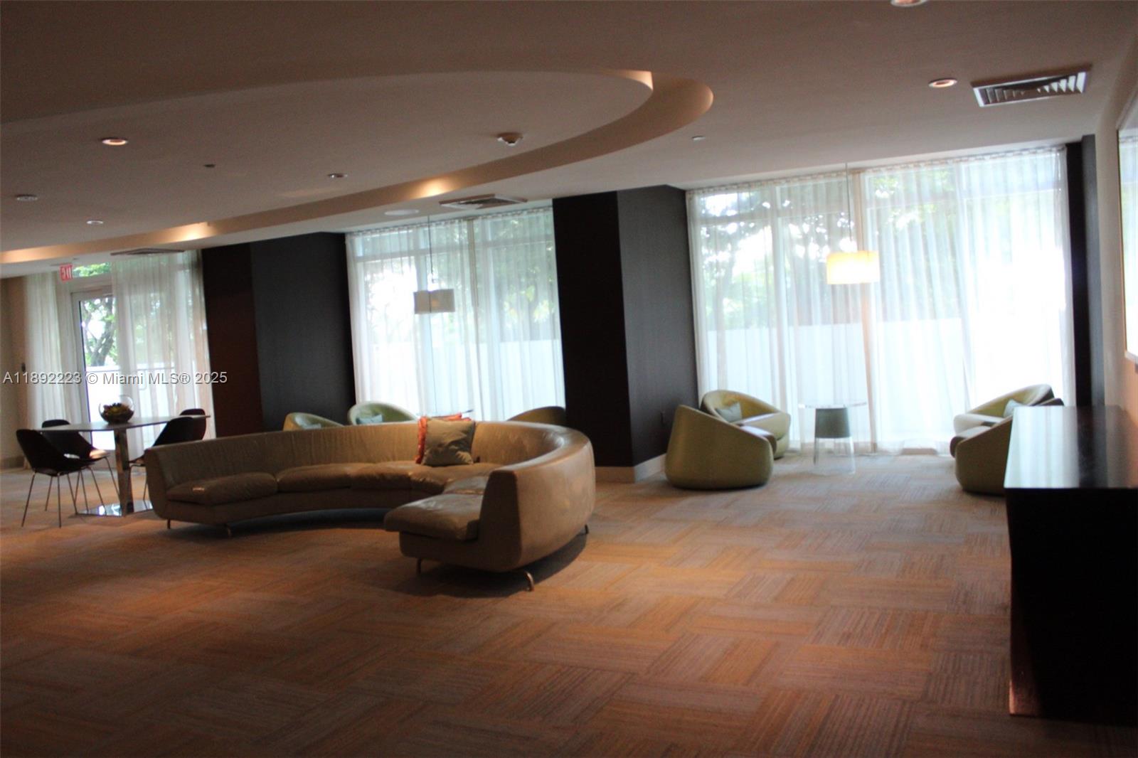 THE PLAZA 901 BRICKELL CO - Residential Lease