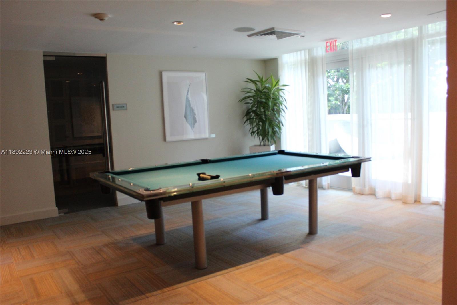 THE PLAZA 901 BRICKELL CO - Residential Lease