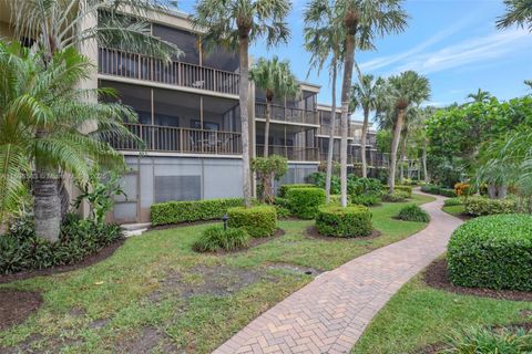 A home in South Palm Beach