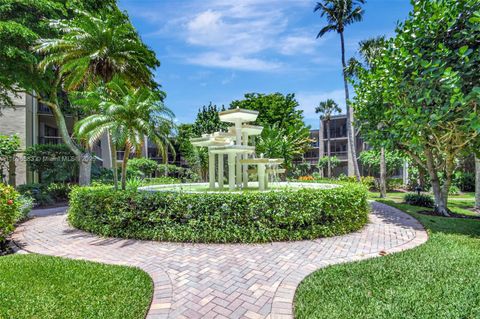 A home in South Palm Beach