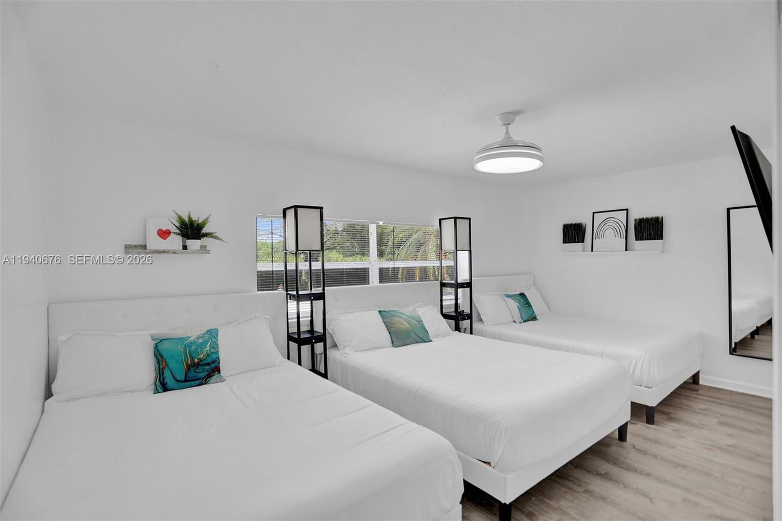 SUNSET ISLES SEC 1 - Residential