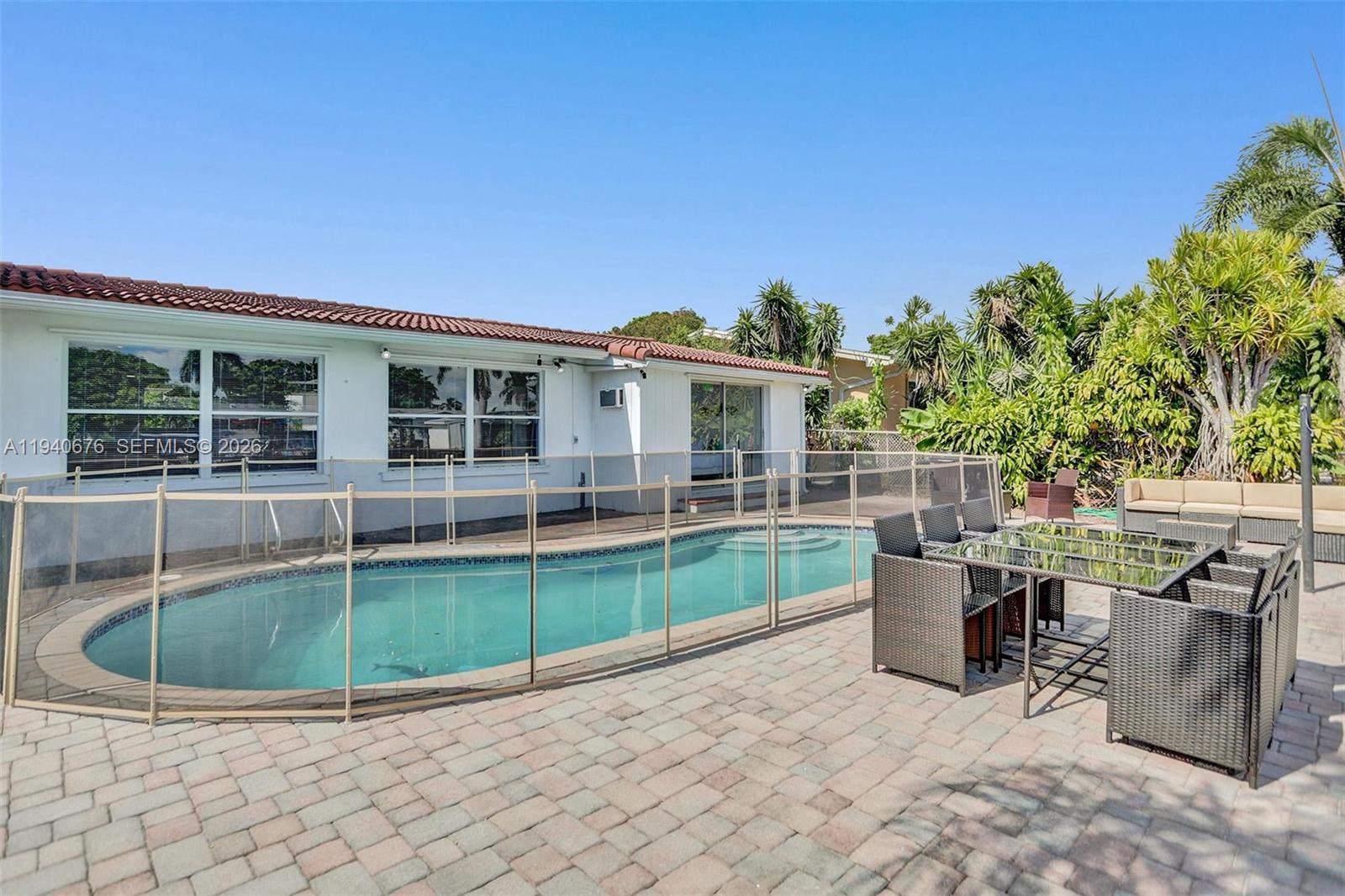 SUNSET ISLES SEC 1 - Residential