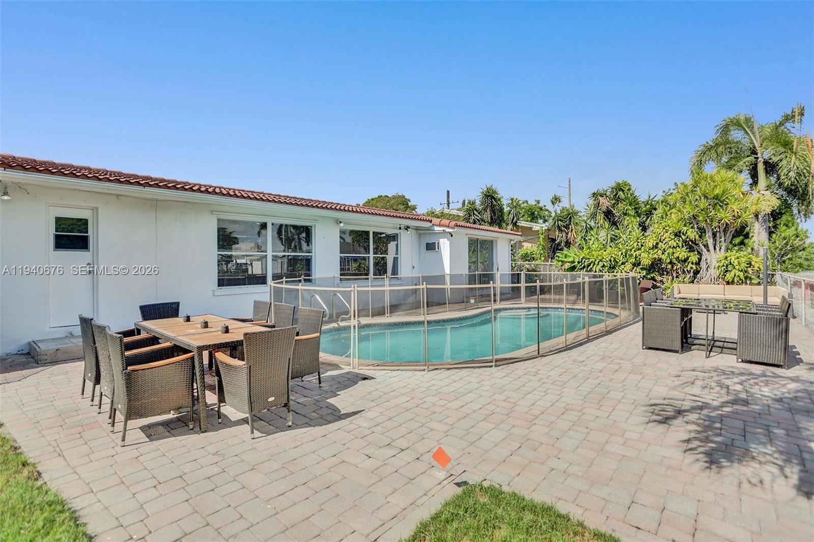 SUNSET ISLES SEC 1 - Residential