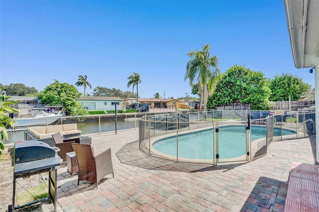 Photo of 2827 Arthur St, Hollywood, FL 33020 (MLS # A11940676)