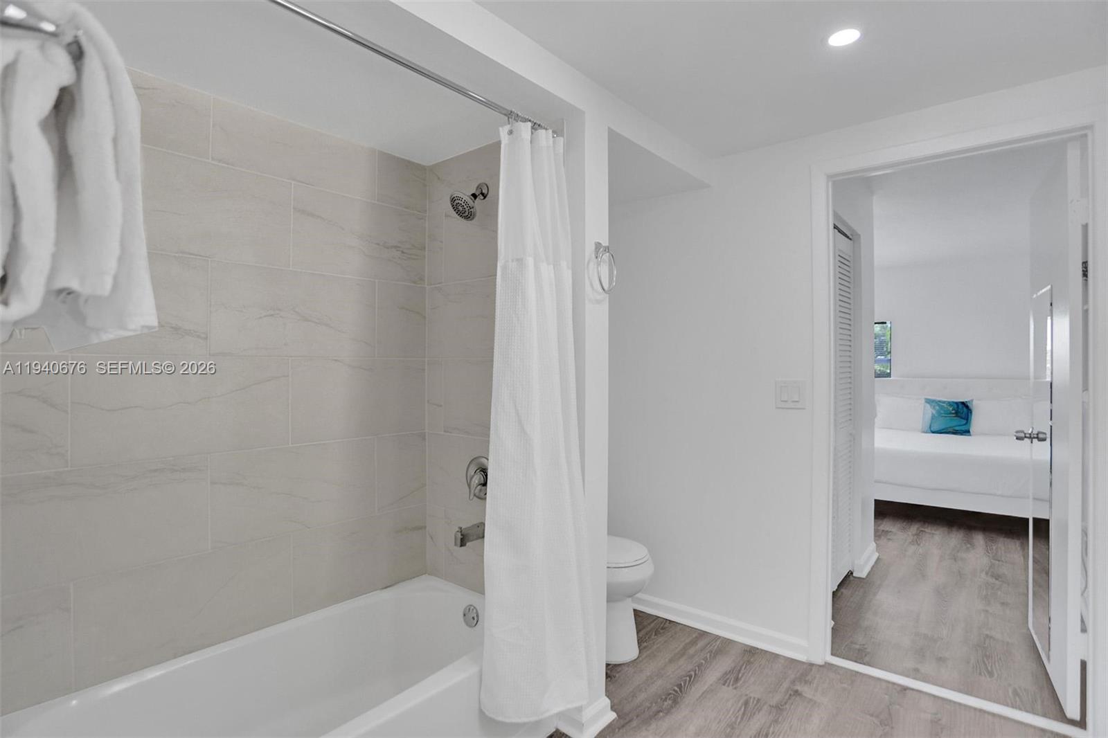 SUNSET ISLES SEC 1 - Residential