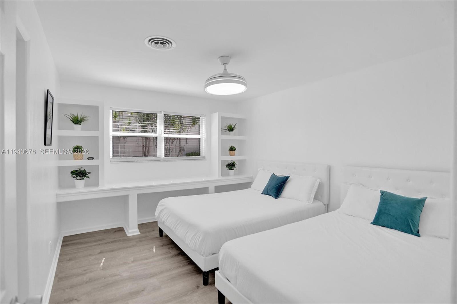 SUNSET ISLES SEC 1 - Residential