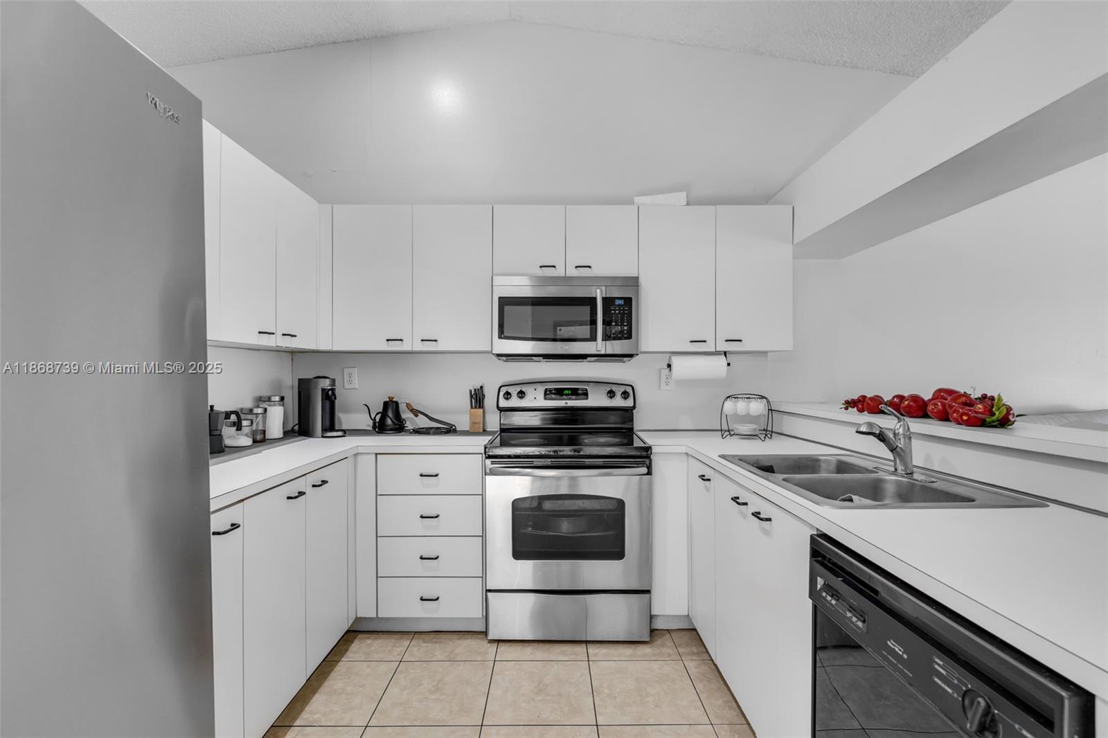 THE MOORS TOWNHOUSES - Residential