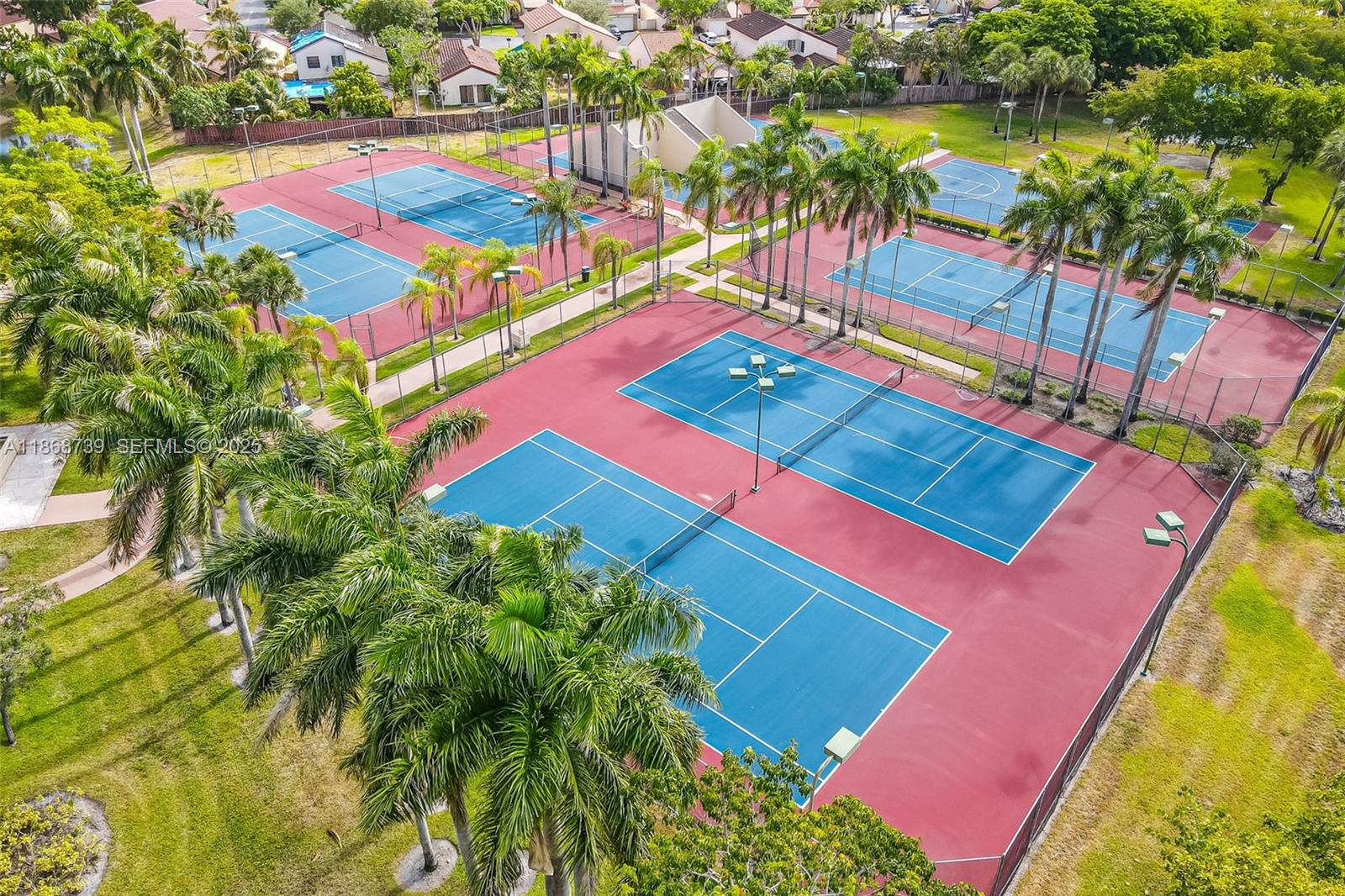 THE MOORS TOWNHOUSES - Residential