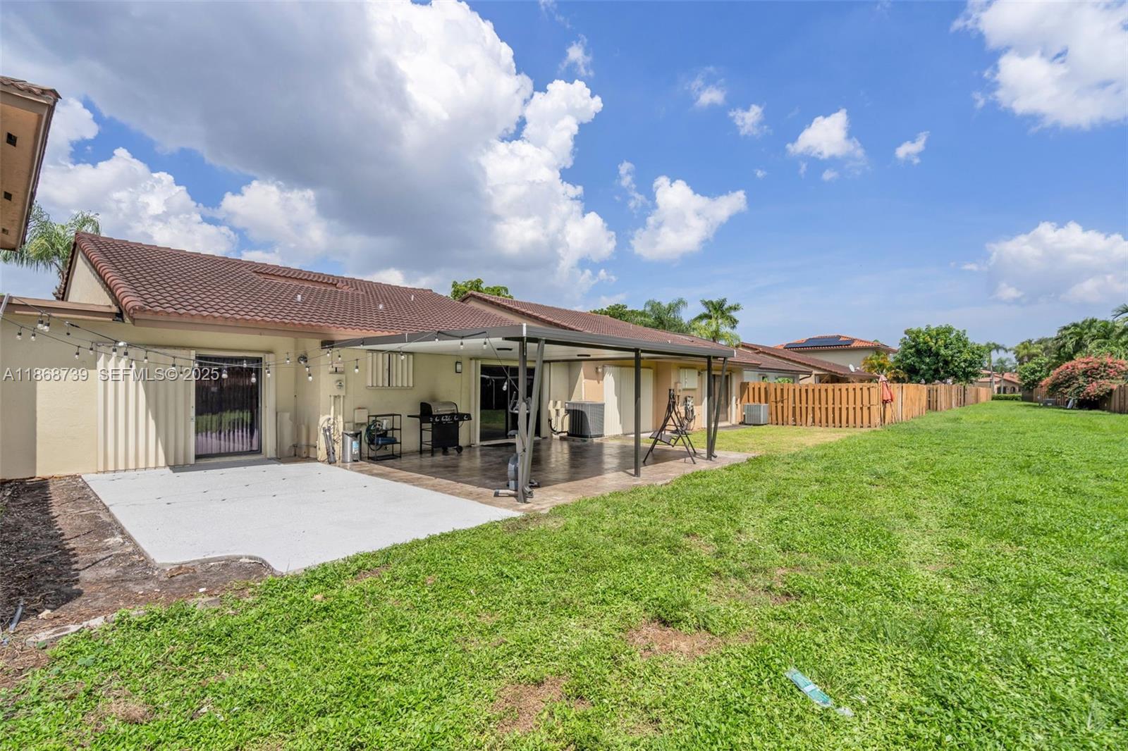 THE MOORS TOWNHOUSES - Residential
