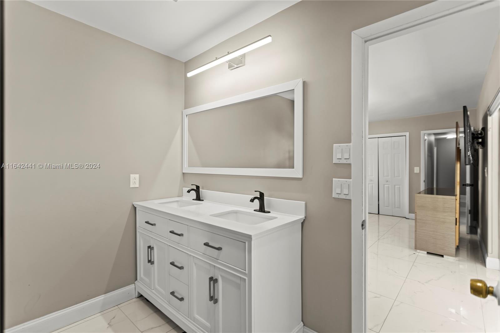 BONAVENTURE LAKES - Residential Lease