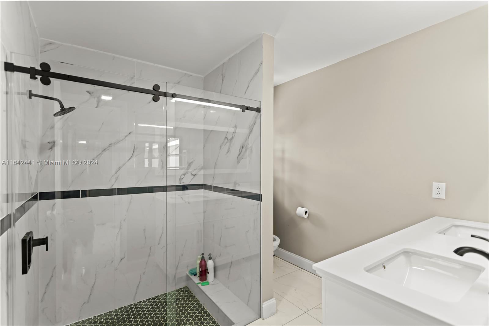 BONAVENTURE LAKES - Residential Lease
