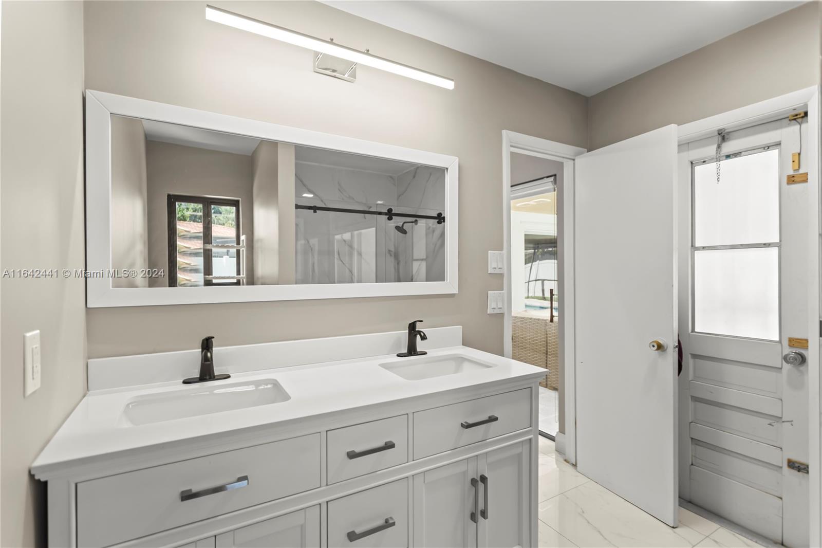 BONAVENTURE LAKES - Residential Lease