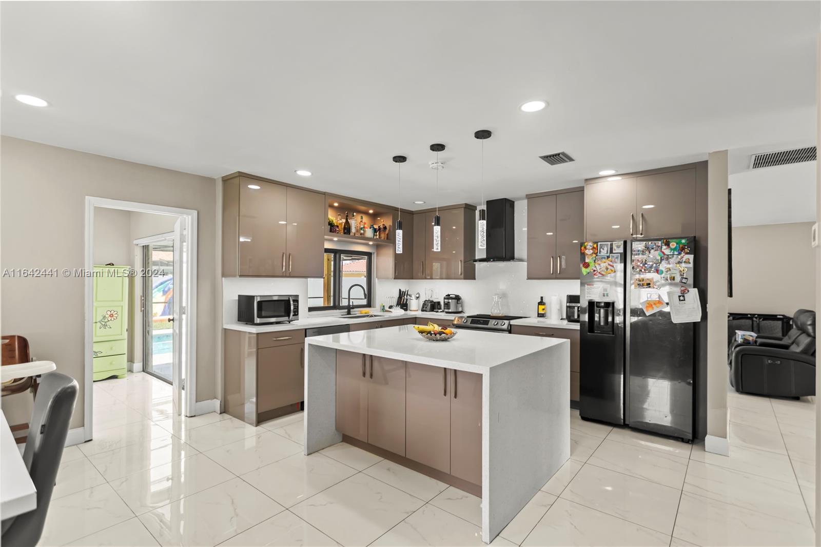 BONAVENTURE LAKES - Residential Lease
