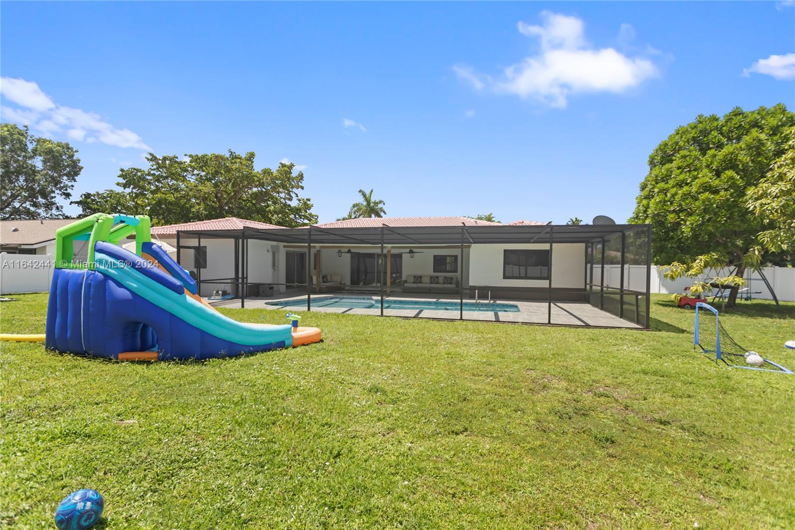 BONAVENTURE LAKES - Residential Lease