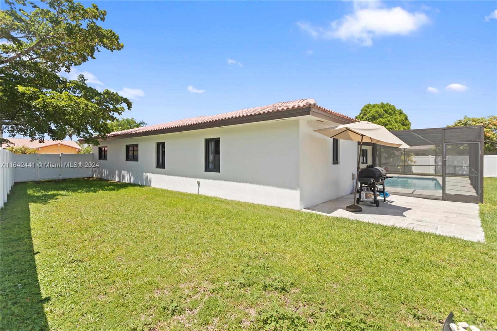 BONAVENTURE LAKES - Residential Lease