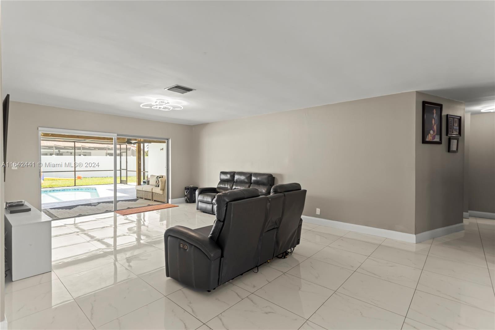 BONAVENTURE LAKES - Residential Lease