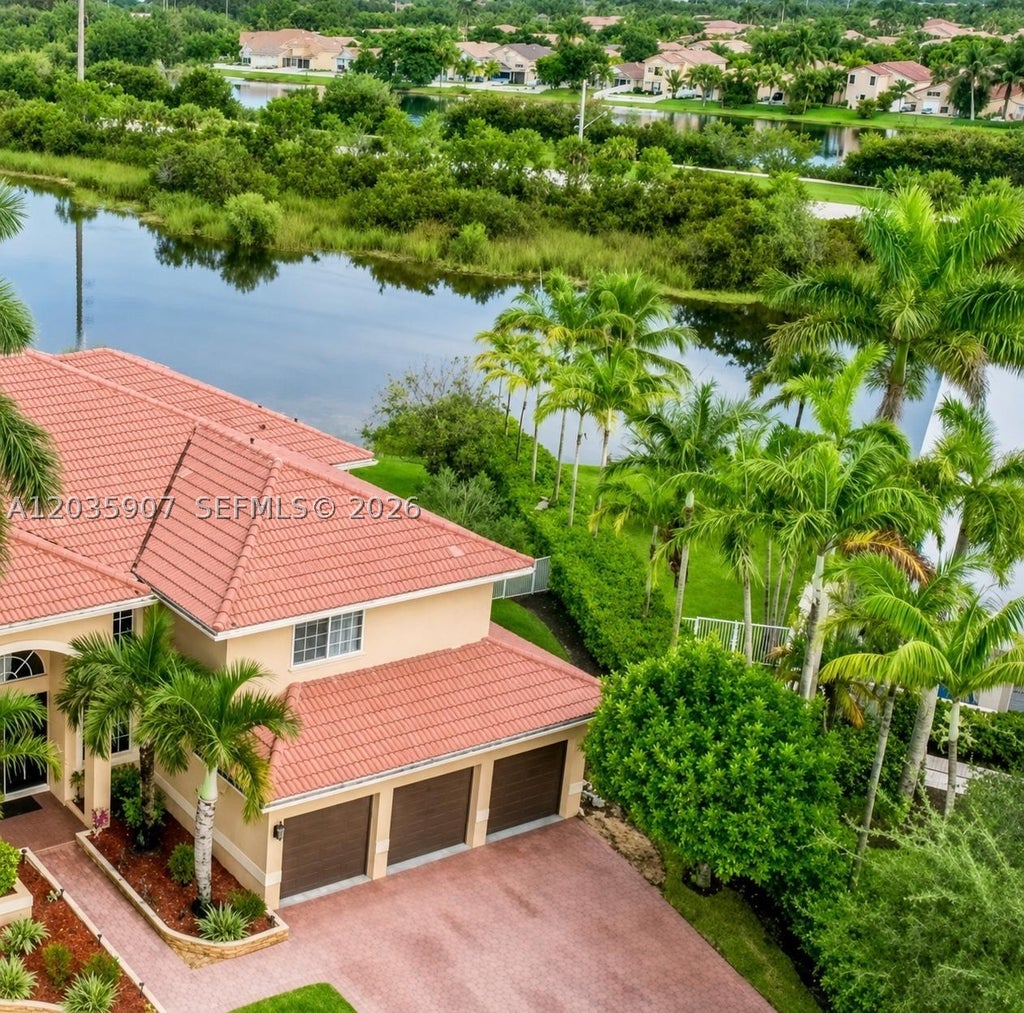 Photo of 1333 SW 175th Way, Pembroke Pines, FL 33029 (MLS # A12035907)