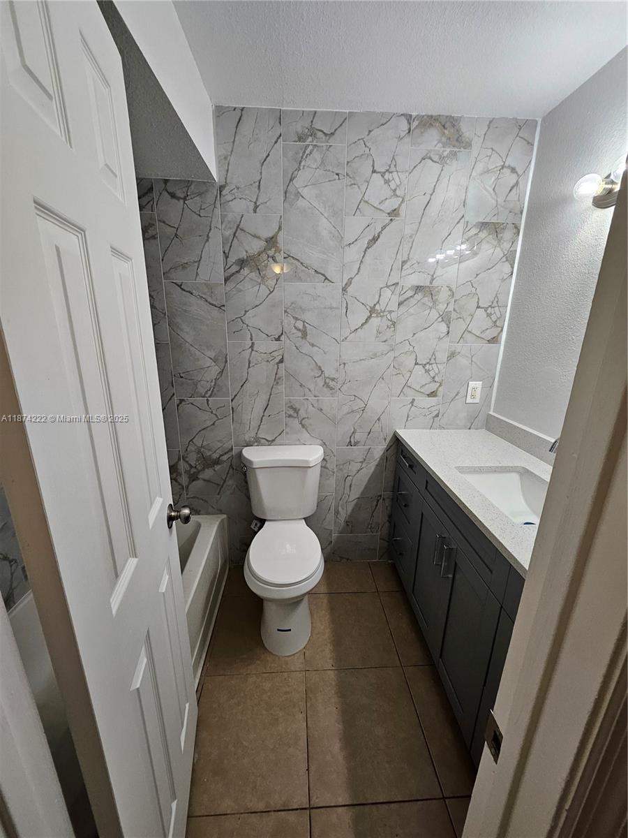 PONTE VERDE AT PALM BEACH - Residential Lease