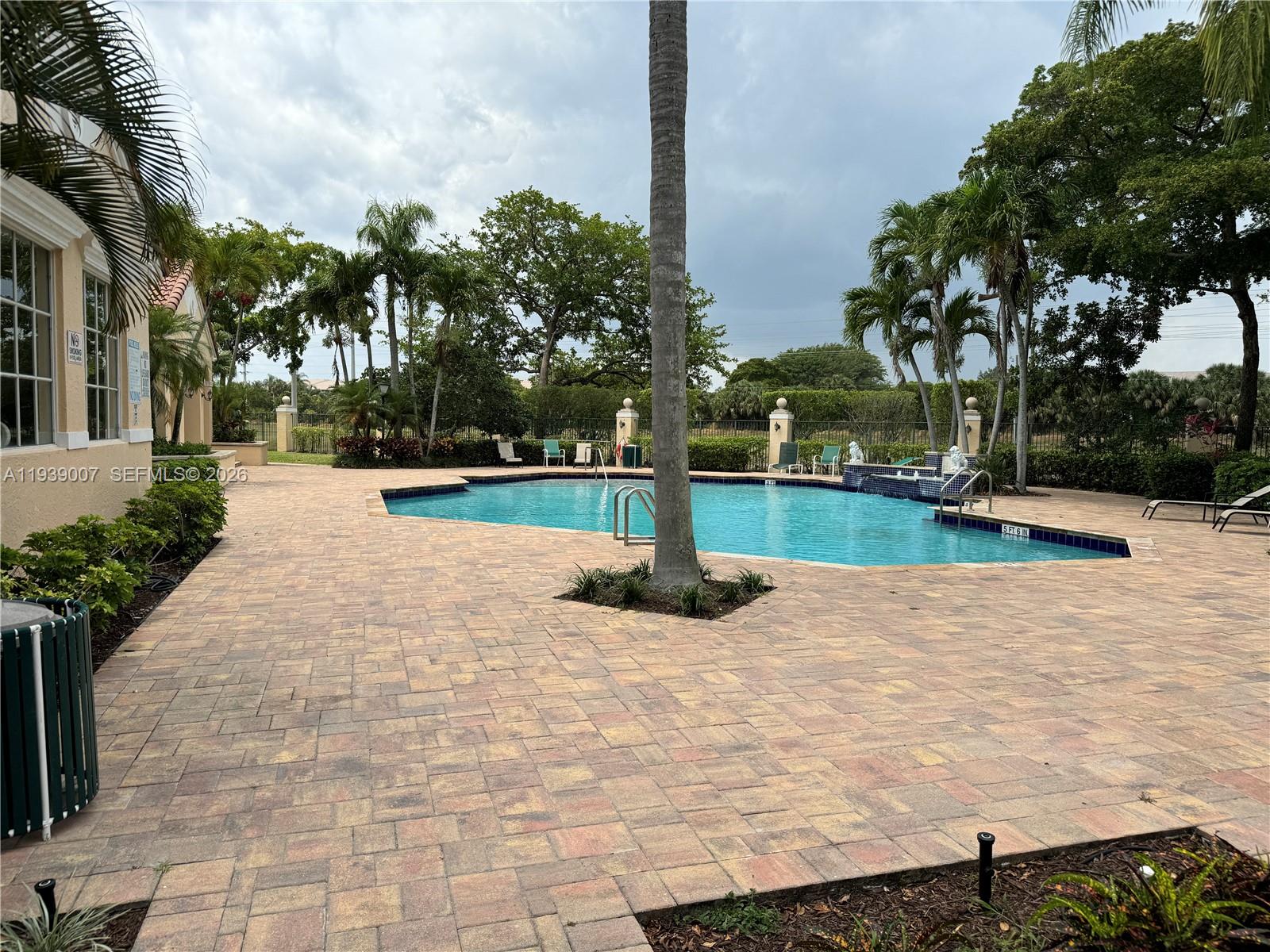 MILANO CONDO - Residential