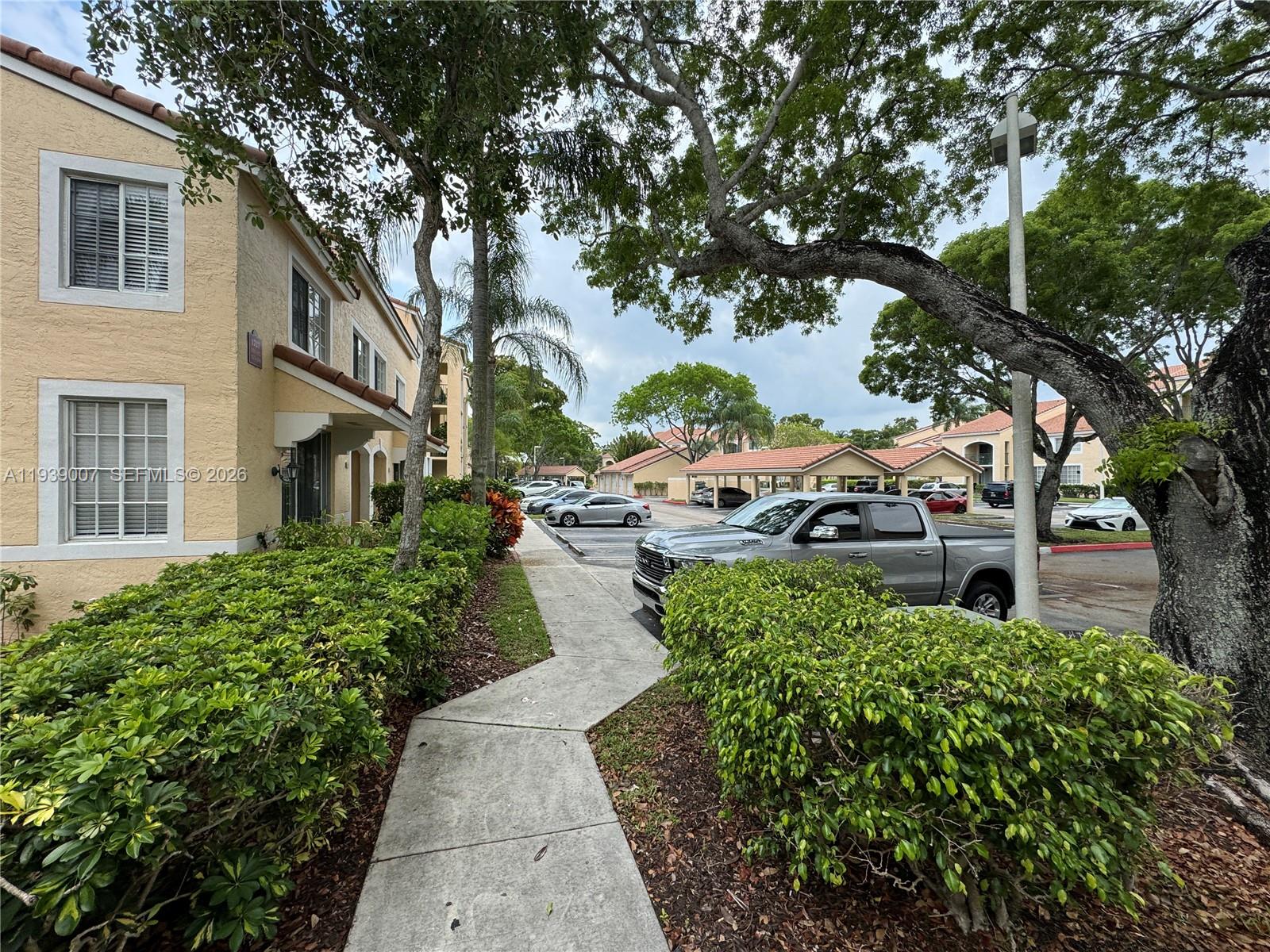 MILANO CONDO - Residential