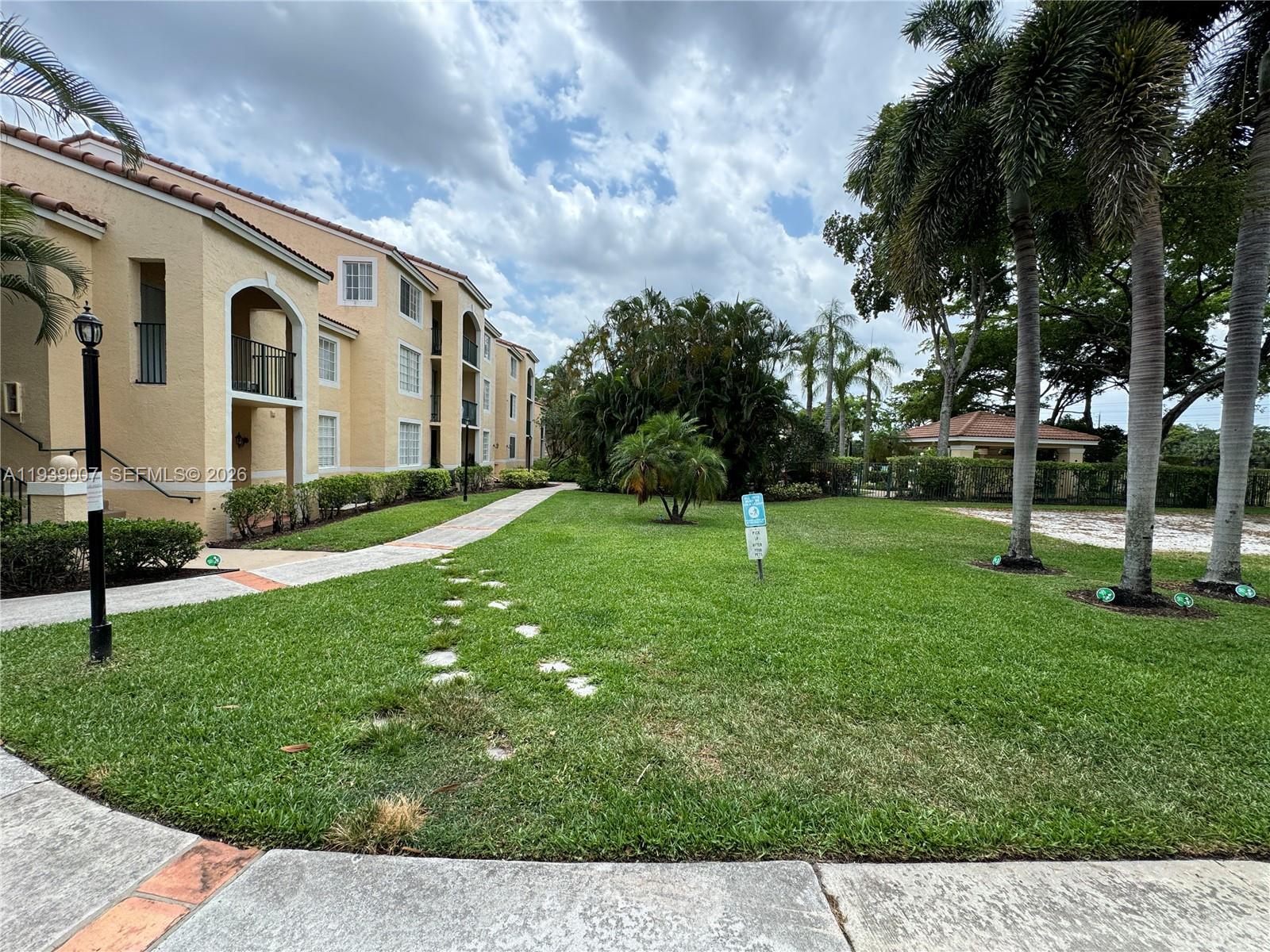 MILANO CONDO - Residential